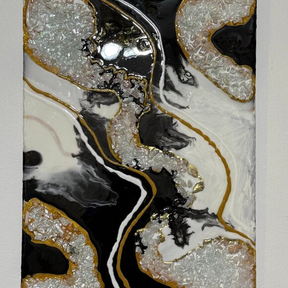Eclipsed Elegance: A Resin Symphony of Black, White, and Gold - Picture 1 of 2